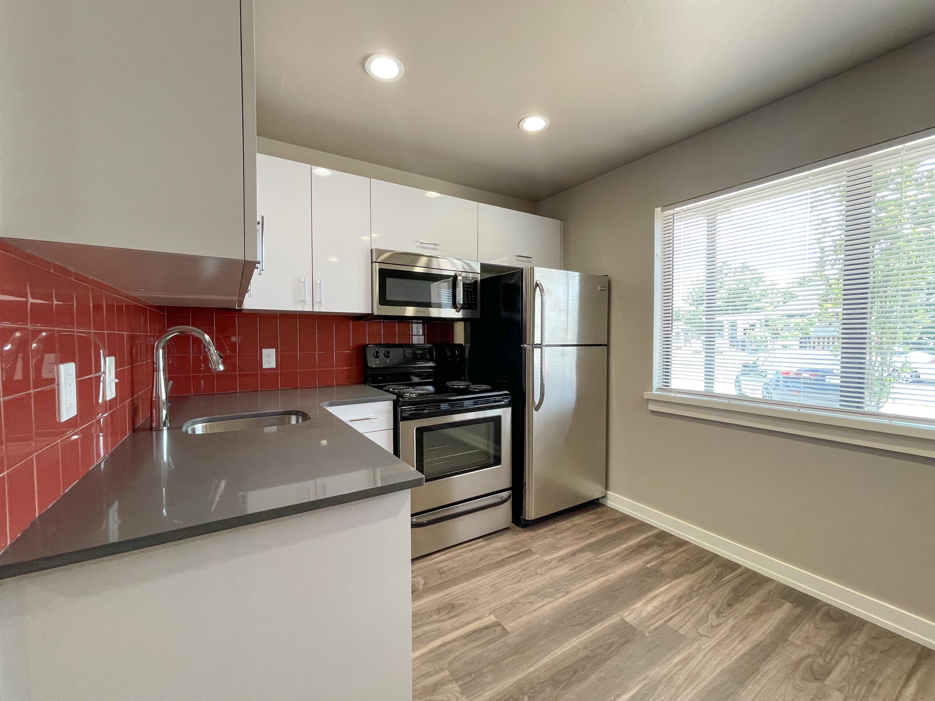 2000 North Blackwelder Avenue - 103